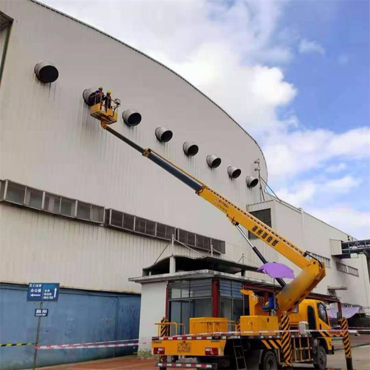 万泉镇高空作业车出租服务：专业广告牌安装解决方案