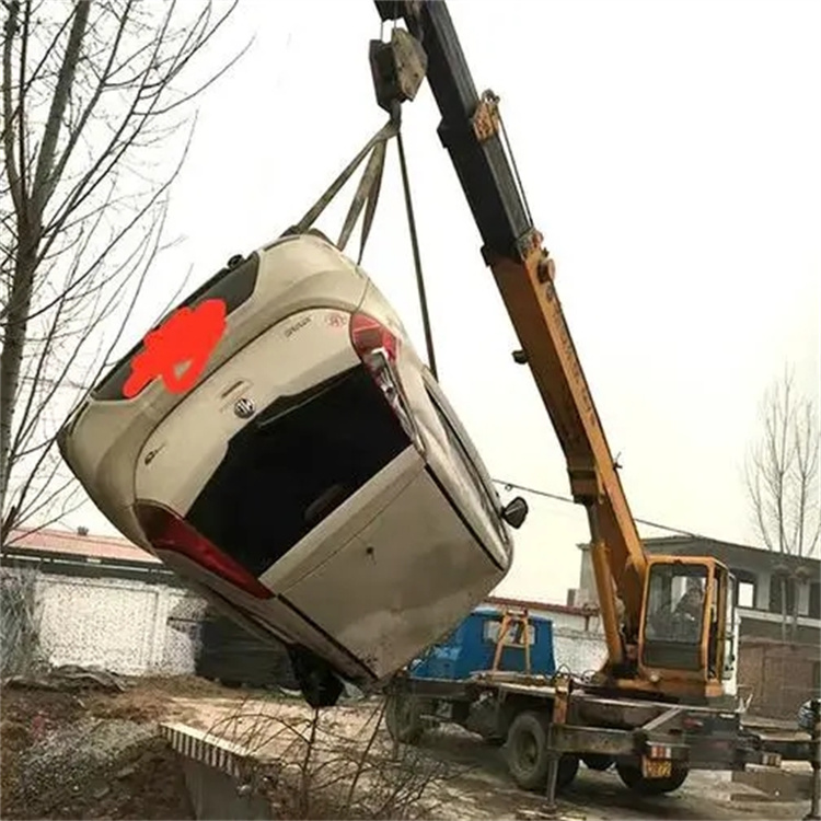 万泉镇随时待命，吊车24小时道路救援服务全解析