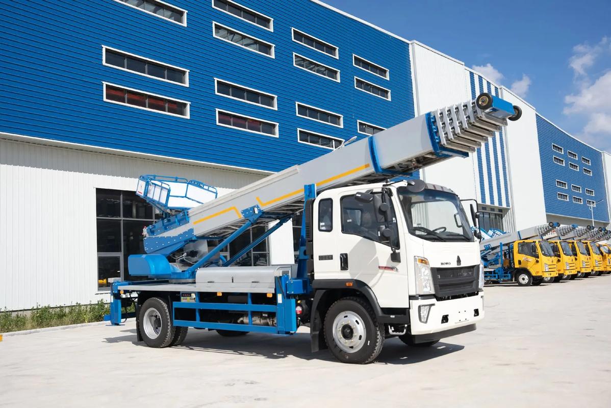 万泉镇出租云梯车高空作业车 建筑垃圾搬运